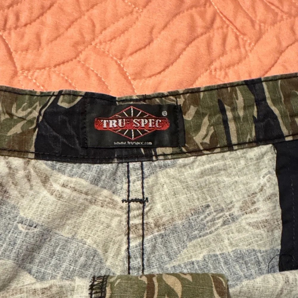Men's Green Camouflage Cargo Shorts XL - Picture 2 of 11